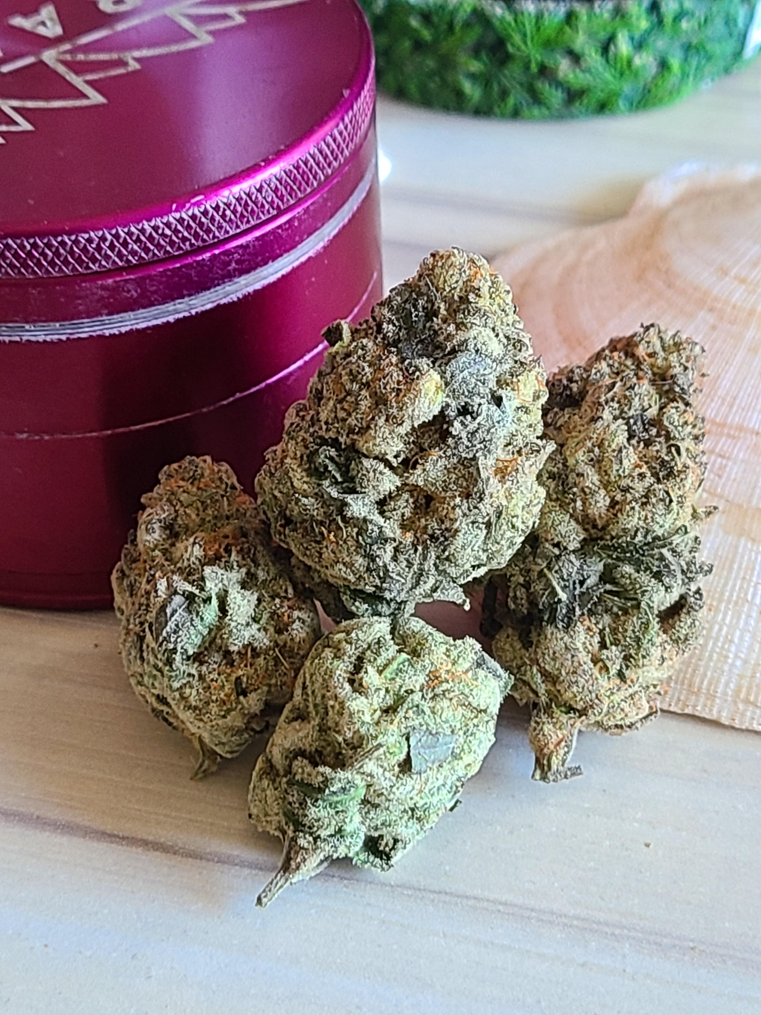 Simply Bare - BC Organic Grape Cream Cake 28g Dried Flower