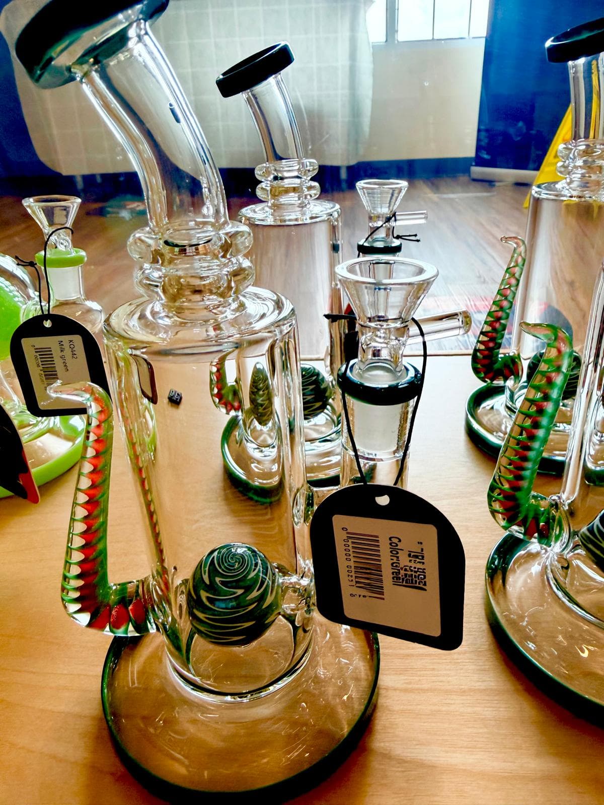 KD74 9in bong by Unknown - Accessories