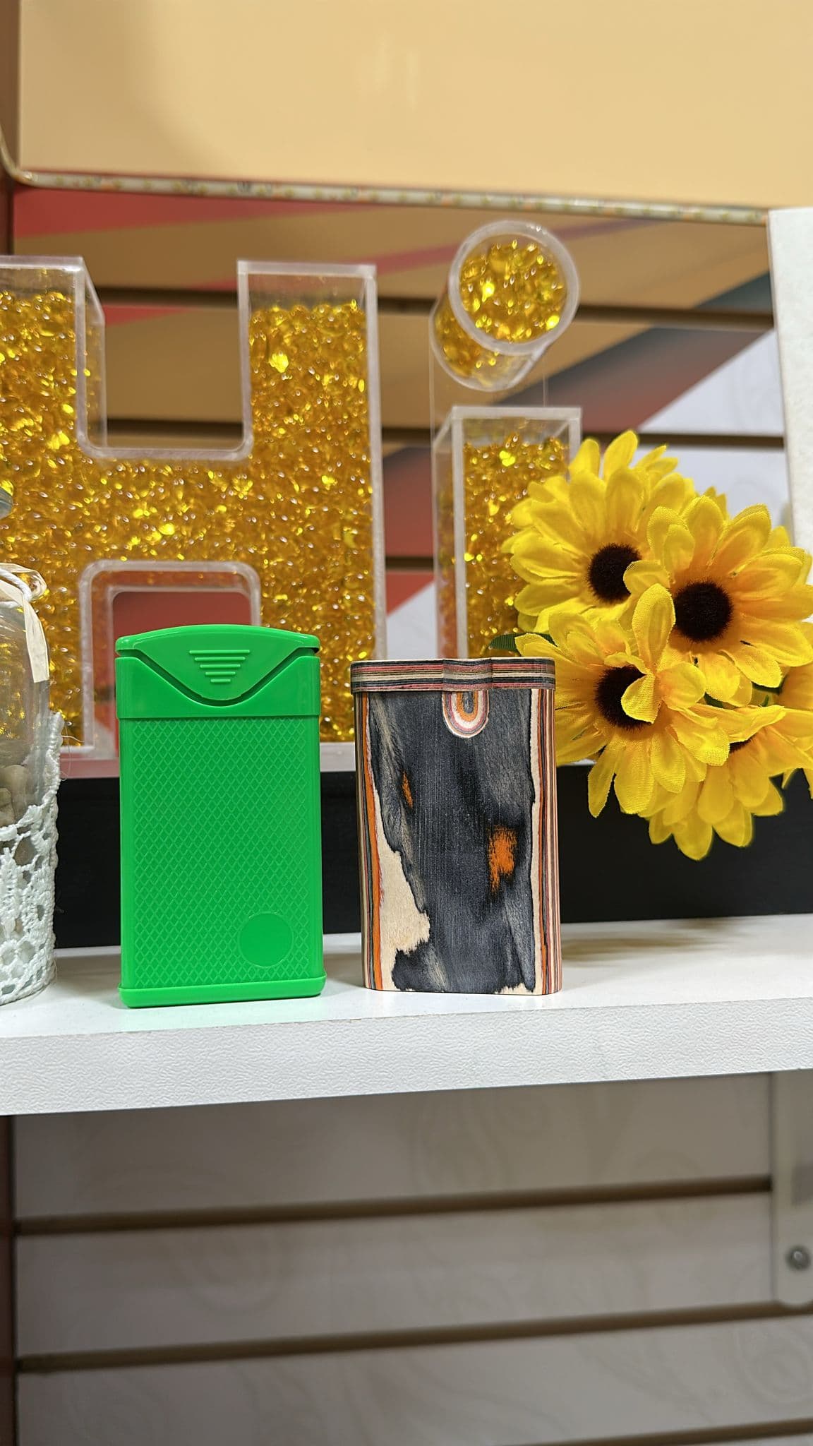 Famous joint holder by Unknown - Accessories